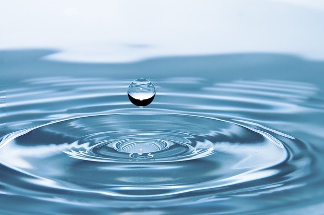 水 水滴