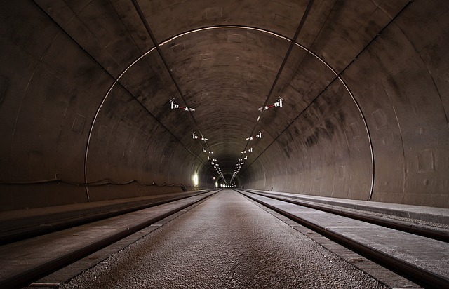 tunnel-g61a8c6c9b_640.jpg